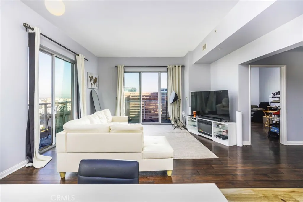 388 E Ocean 1614, Long Beach, California 90802 home-pic-3